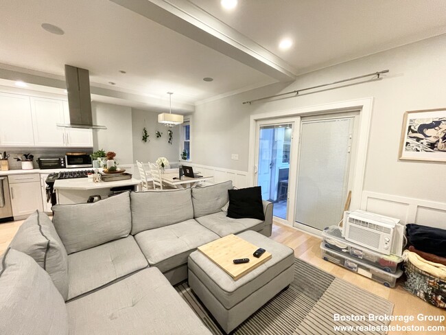 108 Buttonwood St, Unit 2