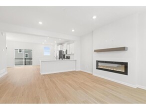 13667 Pine Dr in Rogers, MN - Building Photo - Building Photo