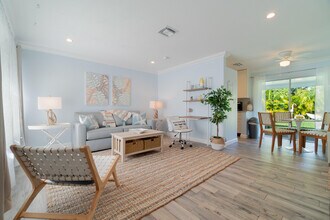 1205 Alpha St in West Palm Beach, FL - Building Photo - Building Photo