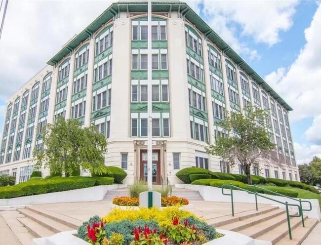property at 1 Landmark Sq