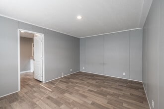 Green River Lake Commons in Campbellsville, KY - Foto de edificio - Interior Photo