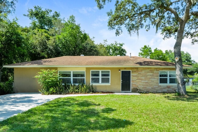 property at 321 W Dicie Ave