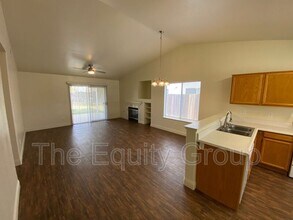 4300 E Feemster Ave in Visalia, CA - Building Photo - Building Photo