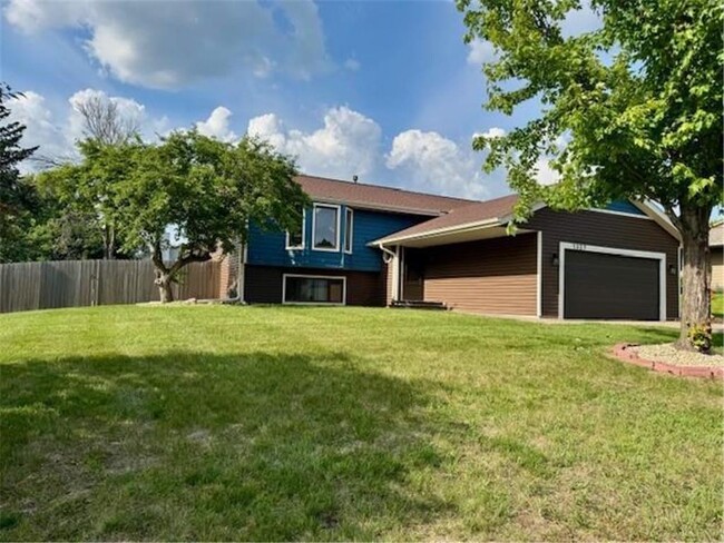 1327 Windcrest Ave in Eagan, MN - Building Photo - Building Photo