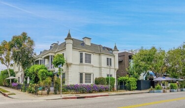 Chateau Des Roses in Venice, CA - Building Photo - Primary Photo