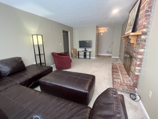 property at 559 Malletts Bay Ave