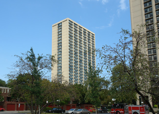 Cambridge Manor in Chicago, IL - Building Photo - Building Photo