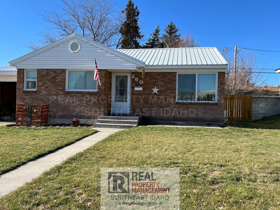 260 S Fanning Ave in Idaho Falls, ID - Building Photo