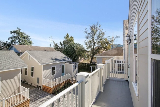2209 Louisiana Ave