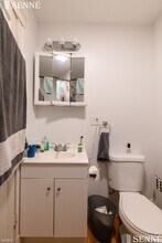 114 Elm St-Unit -Apt 2 in Cambridge, MA - Foto de edificio - Building Photo