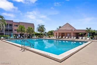 170 Turtle Lake Ct in Naples, FL - Building Photo - Building Photo