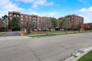 6441 W Warner Ave, Unit 307 in Chicago, IL - Building Photo