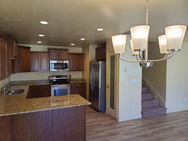 14463 S Edgemere Dr in Herriman, UT - Building Photo - Building Photo