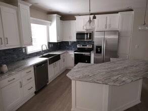 2205 Martin Rd in Dover, FL - Building Photo - Building Photo