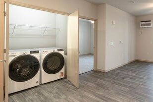 Layton Preserve in Greenfield, WI - Building Photo