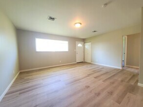 5200 Mapleridge Dr in Columbus, OH - Foto de edificio - Building Photo