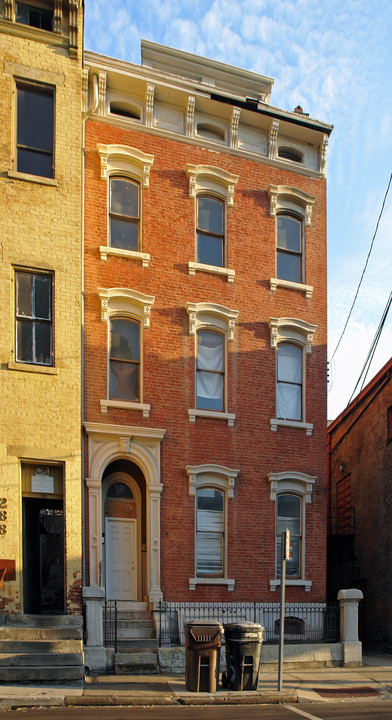 286 W McMicken Ave in Cincinnati, OH - Building Photo