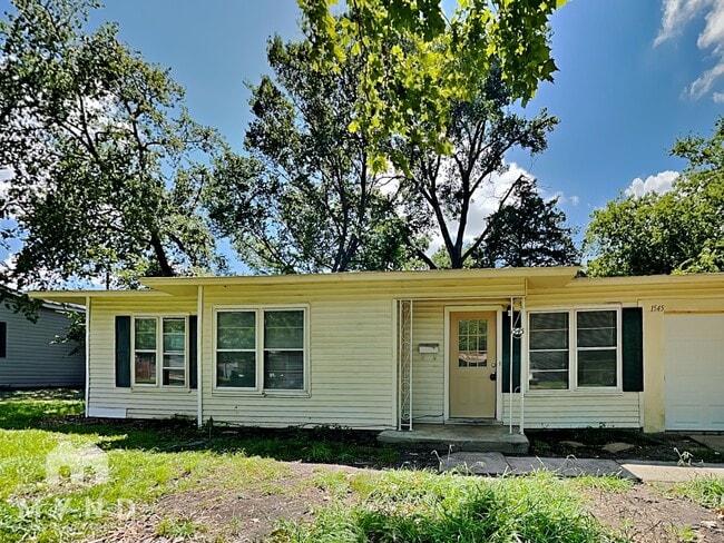 property at 1545 Murray Dr