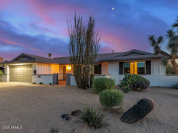 property at 1101 E Balboa Dr
