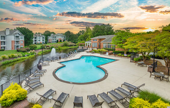 MAA Beverly Crest in Charlotte, NC - Building Photo - Building Photo