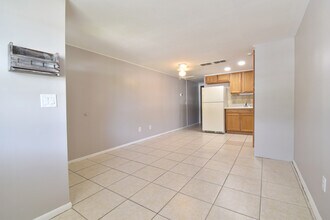 639 Dogwood Ct in Dunedin, FL - Building Photo - Building Photo