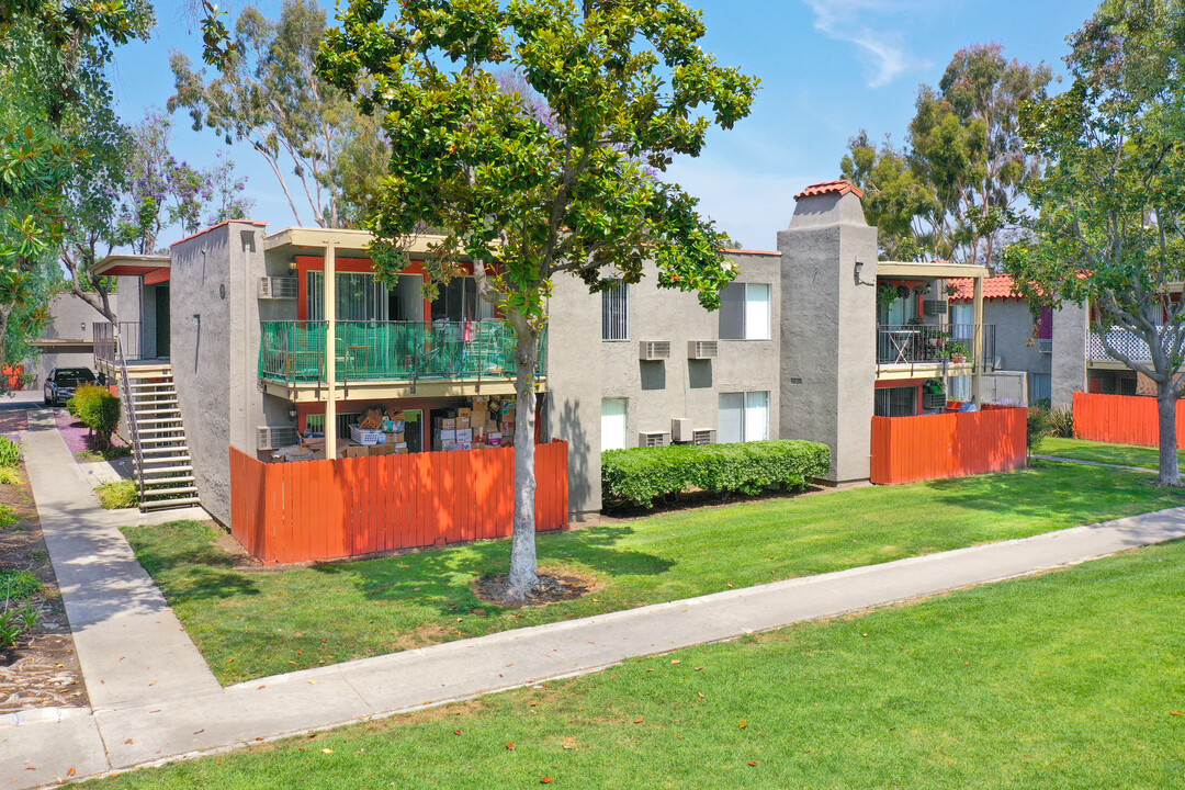 La Sérena in Rowland Heights, CA - Building Photo