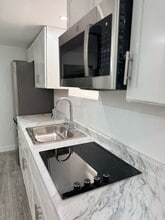 244 Wilbur St in Fall River, MA - Building Photo - Building Photo