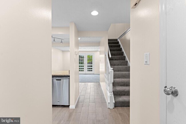 1644 Fieldthorn Dr in Reston, VA - Building Photo - Building Photo