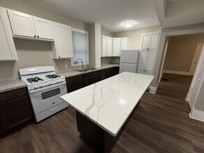 1252 Broadway Ave NW-Unit -1 in Grand Rapids, MI - Building Photo - Building Photo