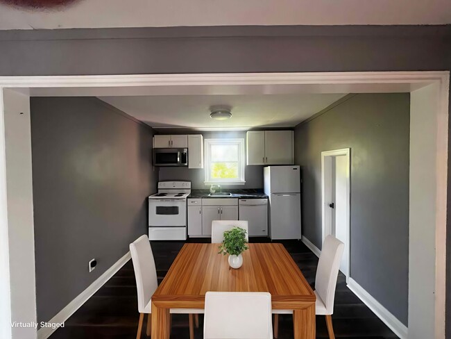 140 Penetang St in Barrie, ON - Building Photo - Building Photo