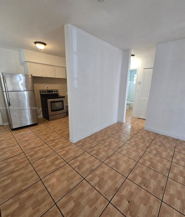 16041 NE 19th Ct in North Miami Beach, FL - Building Photo - Building Photo