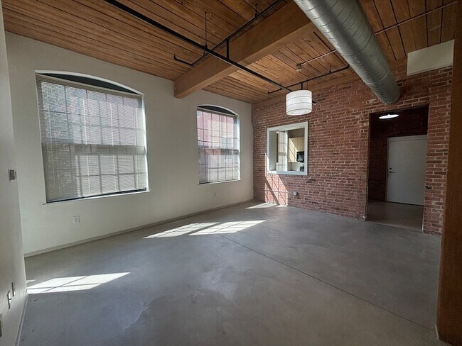 88 Gerrish Ave, Unit 210 in Chelsea, MA - Building Photo - Building Photo