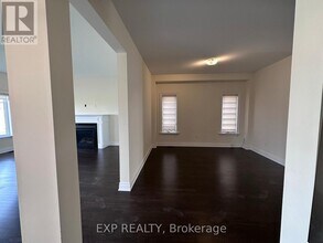 31 Lorne Thomas Pl in New Tecumseth, ON - Building Photo - Building Photo