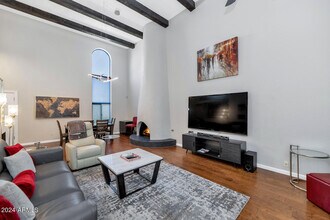 7740 E Camelback Rd in Scottsdale, AZ - Building Photo - Building Photo