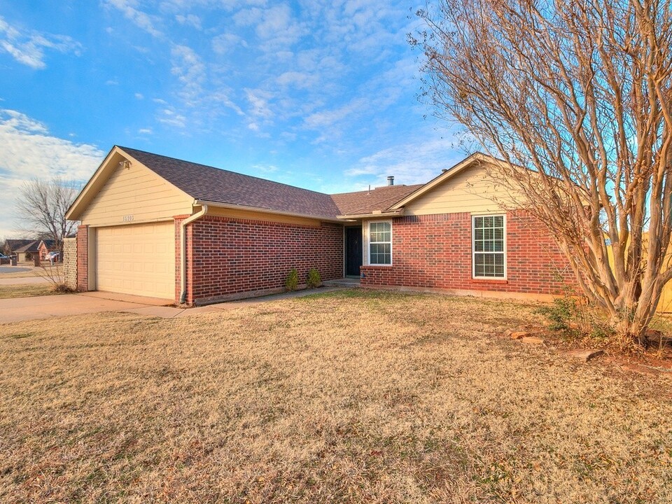 16405 Del Mar Dr in Edmond, OK - Building Photo