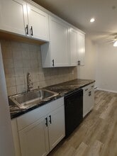54 Amberly Dr, Unit G in Englishtown, NJ - Building Photo - Building Photo