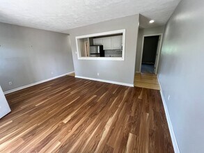 212 W Locust St in Three Oaks, MI - Building Photo - Building Photo