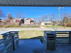535 Fairview Rd in Asheville, NC - Building Photo - Building Photo