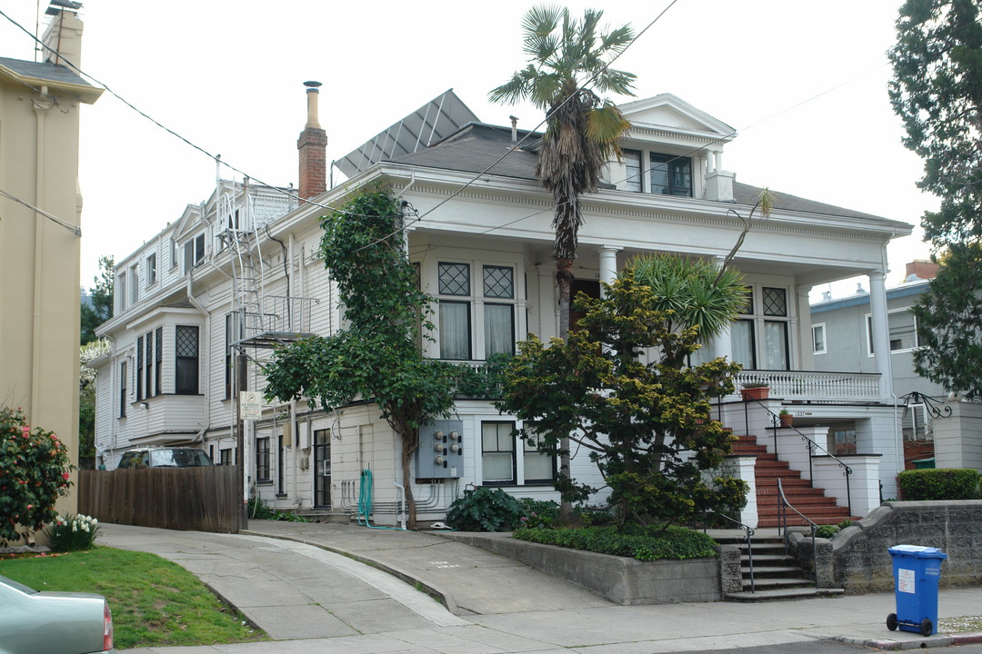 Slater House in Berkeley, CA - Building Photo