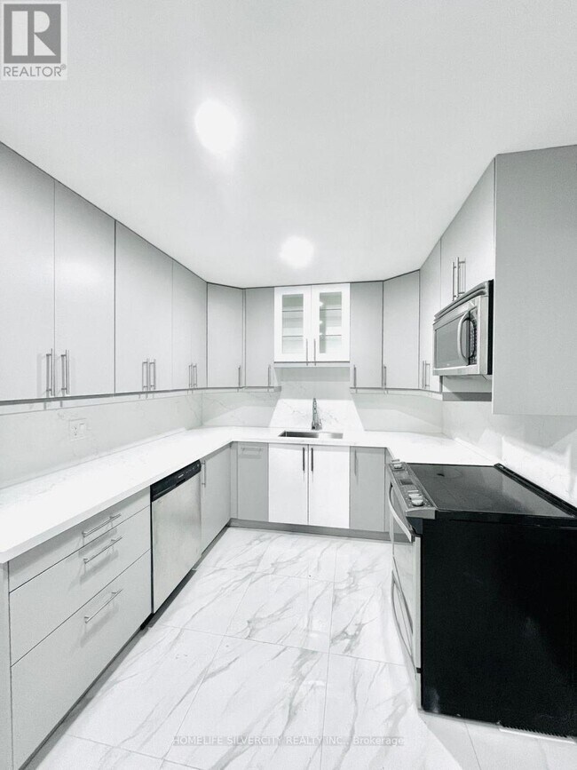 26 Niles Way in Markham, ON - Building Photo - Building Photo