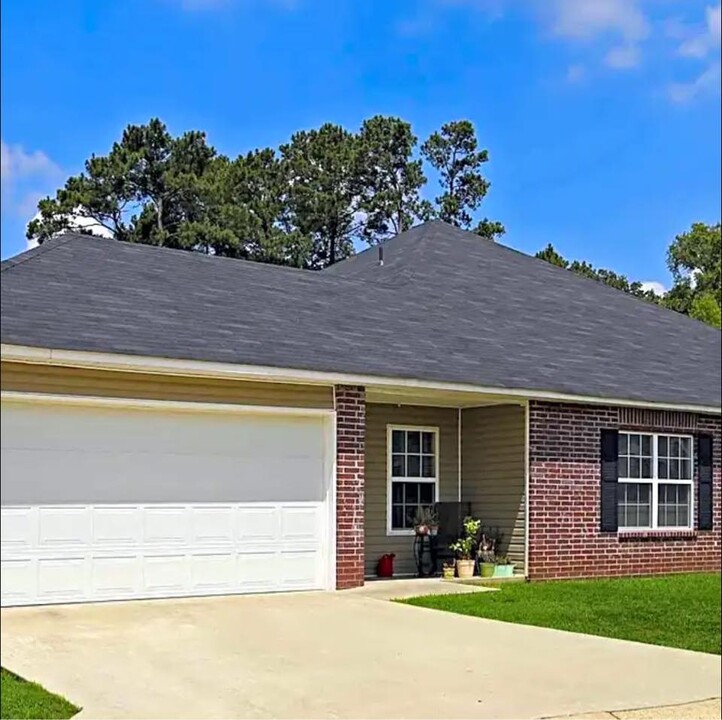 Lawson's Place Duplex Community in Hot Springs National Park, AR - Building Photo