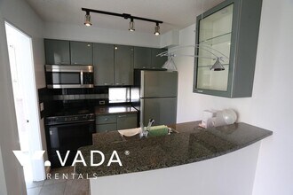 1068 Hornby St in Vancouver, BC - Building Photo - Building Photo