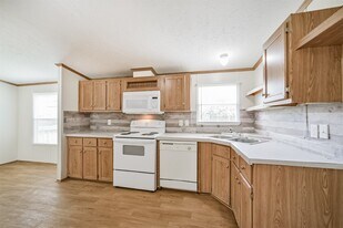 33205 Wedgewood Dr in Magnolia, TX - Building Photo