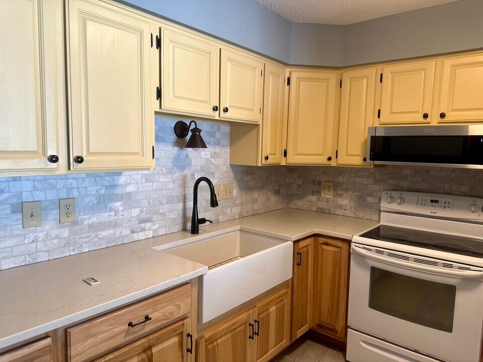 35 Cortland Pl in Ansonia, CT - Building Photo