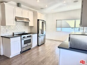 410 Pershing Dr in Los Angeles, CA - Foto de edificio - Building Photo