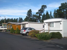 B & E Wayside RV-Mobile Home Park in Florence, OR - Building Photo