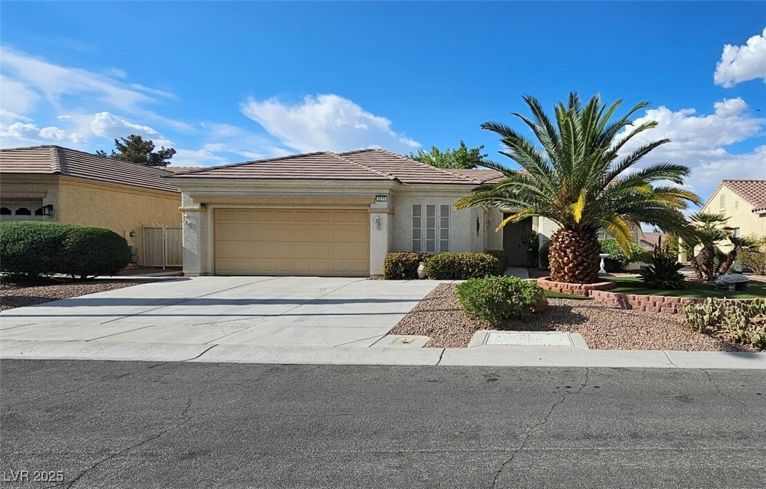 2570 Hayesville Ave in Henderson, NV - Building Photo