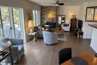 826 Suncrest Cir in Collingwood, ON - Building Photo - Building Photo
