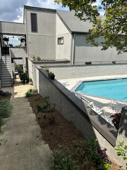 3350 Altamont Rd in Birmingham, AL - Building Photo