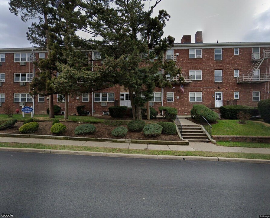 411-423 Passaic St in Hackensack, NJ - Building Photo